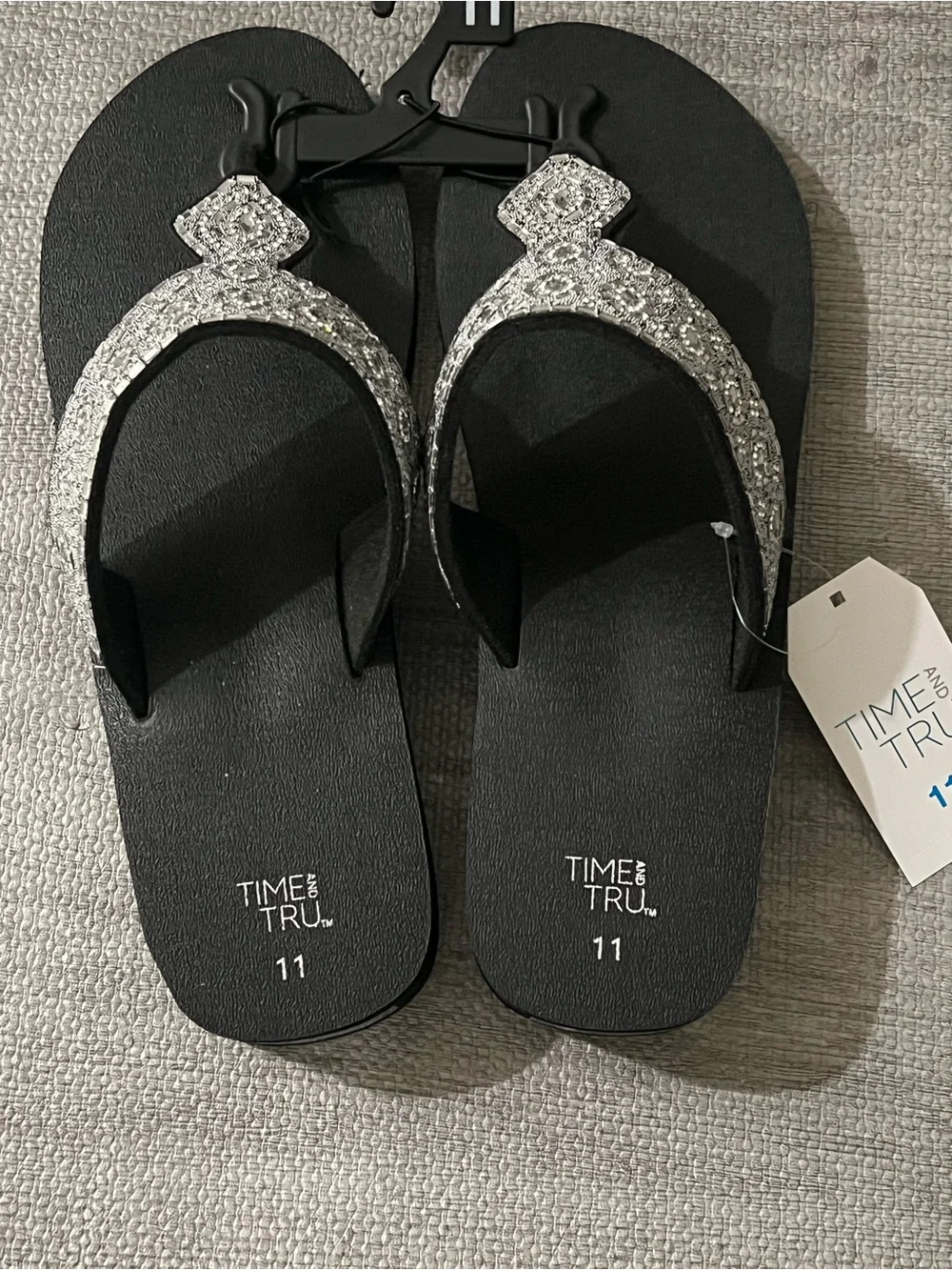 Time and Tru Black Silver Beaded Thong Slip-On Strap Sandals Women’s US 11